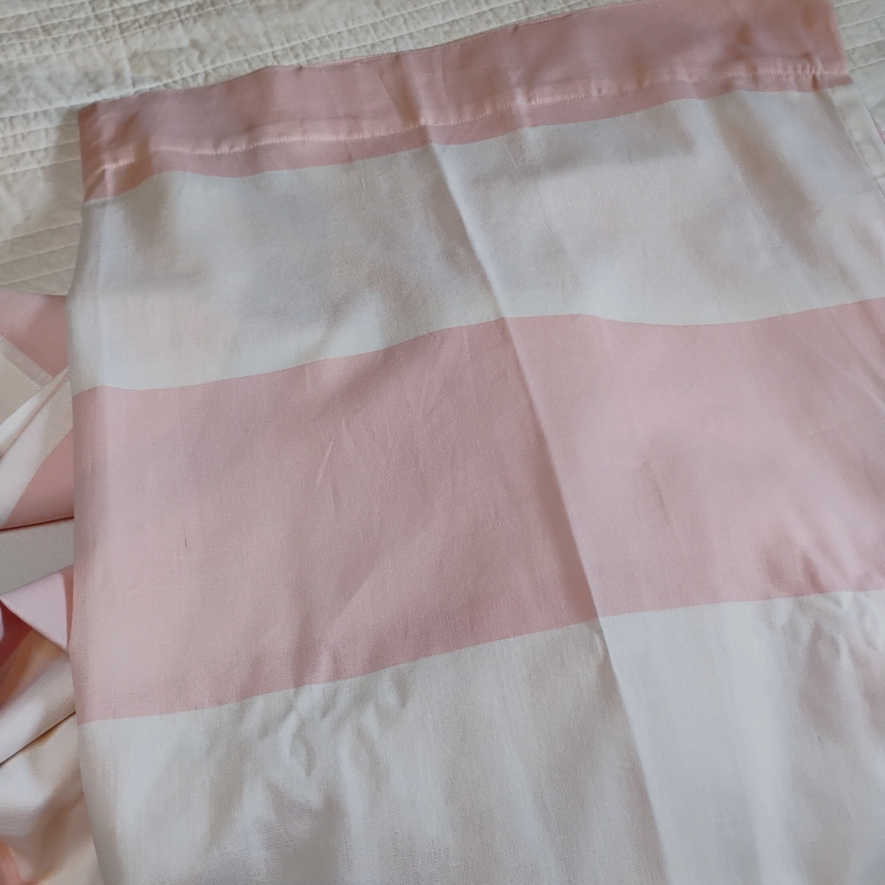 Athena Pink and White Queen Sheet Set And Pink And White Curtains - Picture 12 of 15